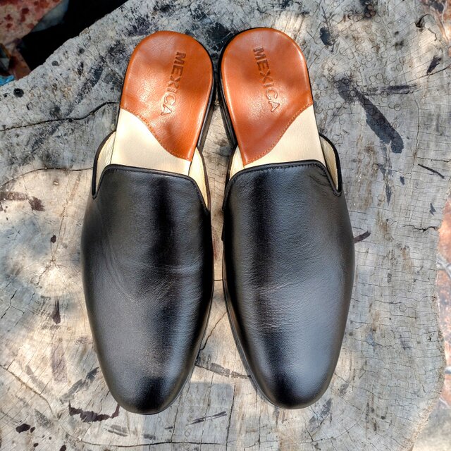 　心地よさとスタイルを両立するブラックレザーサンダル　★無料サイズ調整★サイズ24.5cm~ ブラック