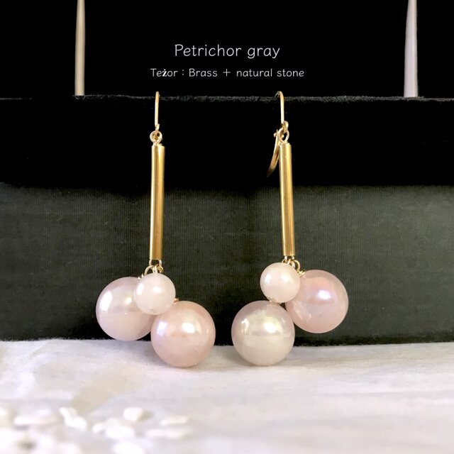 Teżor：フラッシュローズクォーツと真鍮のピアス / イヤリング