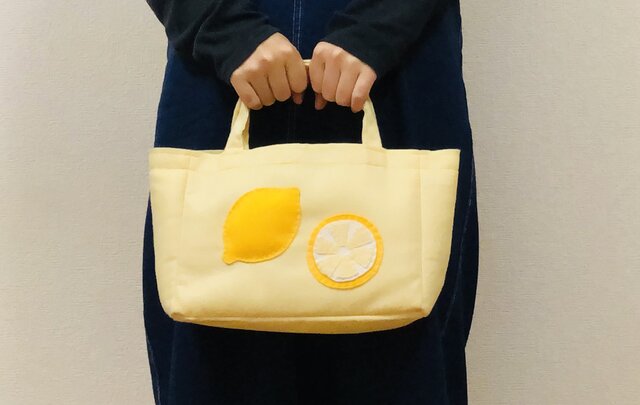 フェルトのミニトートバッグ パステルイエロー×レモン | iichi 日々の