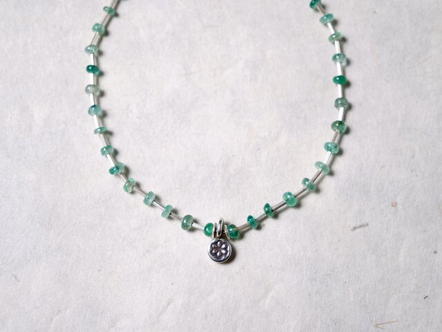エメラルドネックレス　ビーズ　ジュエリー　emerald necklace Pear Emerald Necklace – Elisabeth Bell
