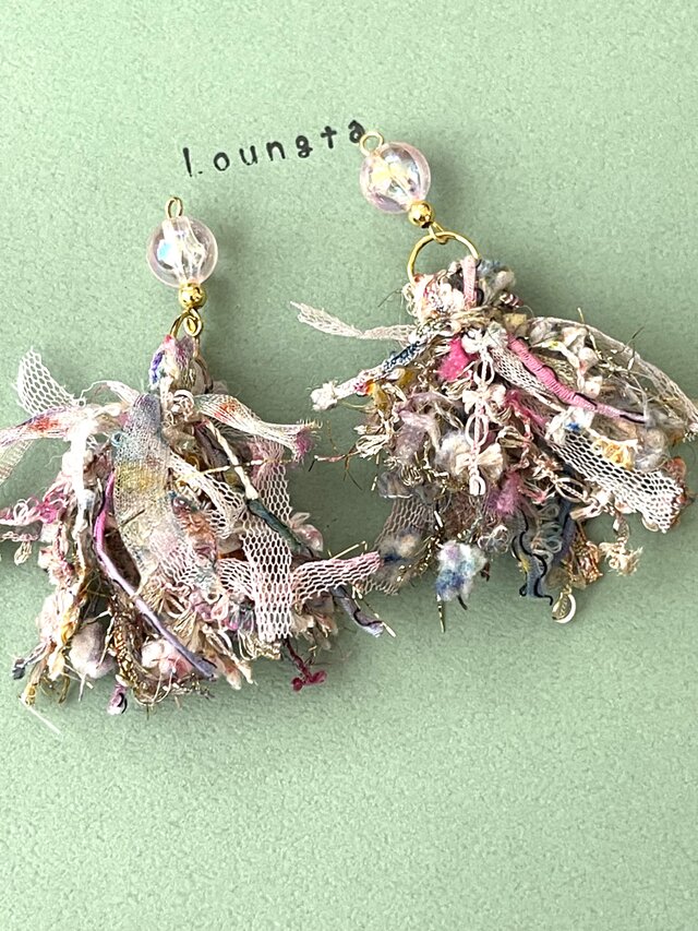 ハンドメイドフリンジ入り引き揃え糸大玉① 大玉50g引き揃え糸 ホワイト×生成り ハンドメイド材料