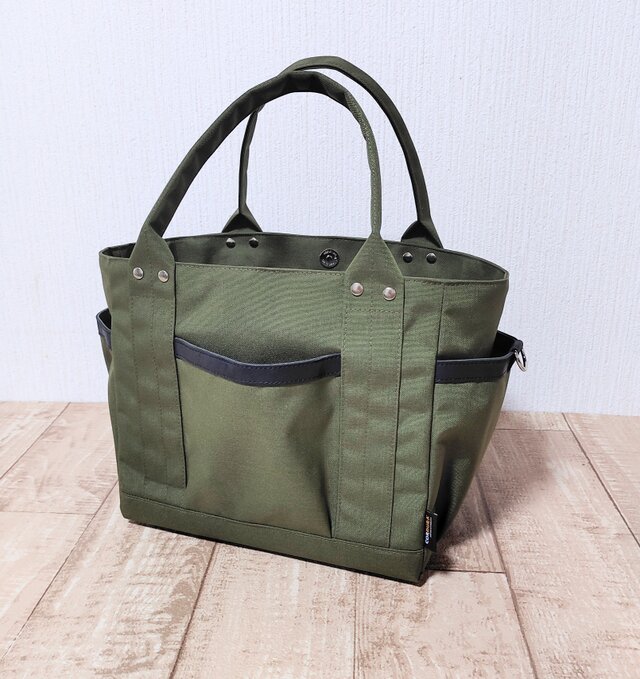 コーデュラナイロン×本革トートバッグ｜自立・多ポケット｜底鋲／軽量（カーキグリーン）