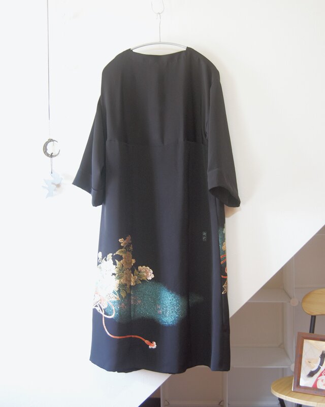 着物リメイクワンピース 留袖ドレス 牡丹 着物リメイク 牡丹に鳳凰羽 黒留袖ドレス Aライン ハンドメイド