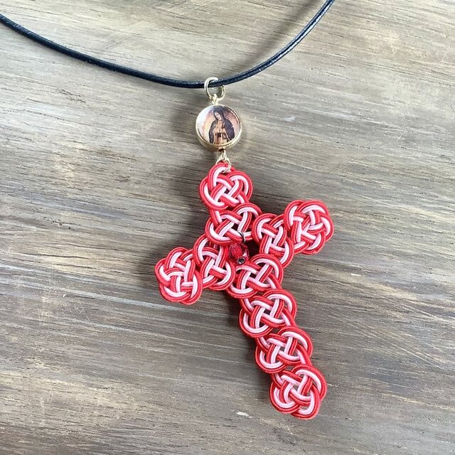 マリアのクロスペンダント 水引製 ストロベリーレッド メキシコ 十字架