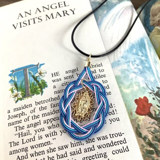 聖なる輝き　水引ペンダント　マリアモチーフ　ブルー　メキシコ