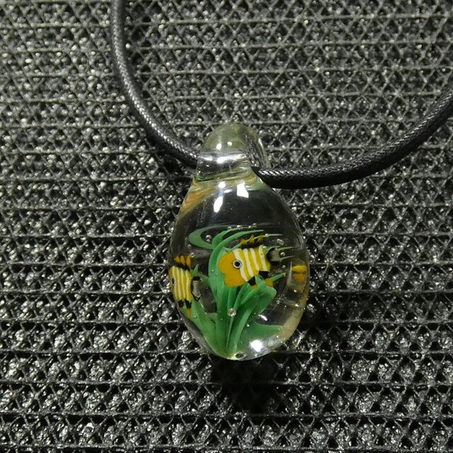 アマモと魚たちNO.7（ガラス、とんぼ玉、海草、一点物、伝統工芸、ネックレス）