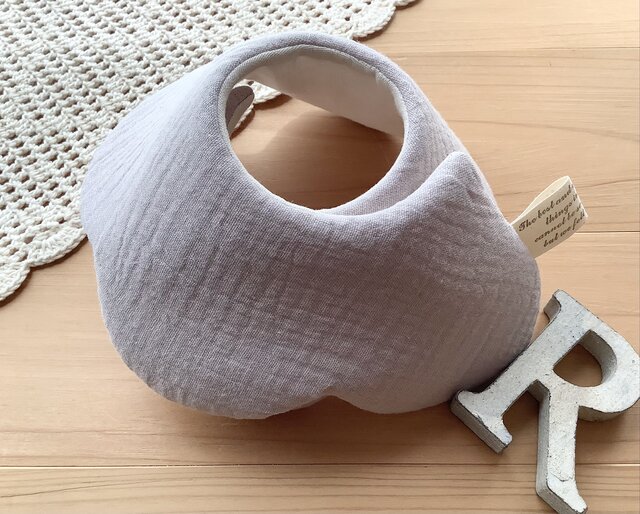 きらら　厚手スタイ　ガーゼのふわふわスタイ　よだれかけ ハンドメイド ♡ぽこぽこダブルガーゼのハート柄花びらスタイ♡ スタイ