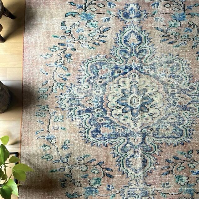 大判132×256 ピーチピンク×ブルーメダリオントルコヴィンテージラグ