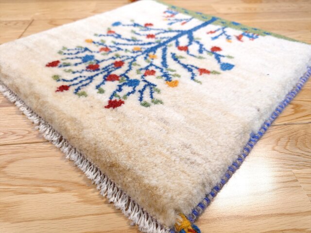 ペルシャ　ギャッベ ミニマット 39×44.5 アイボリー　ザクロの木 ペルシャ ギャッベ ミニマット 横43x41㎝ ザクロの木 風景