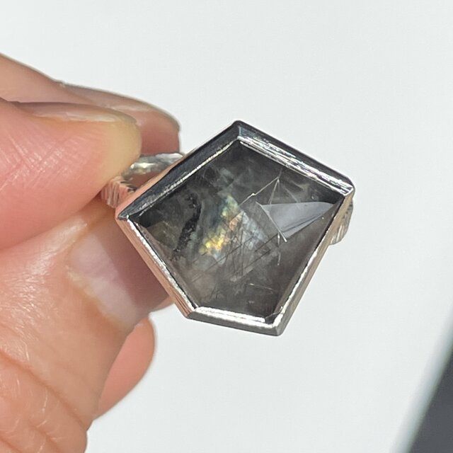 ルチルクォーツ　×　スぺクトロライト　ダブレット　変形5角形立体ラフカット　シルバーSV925リング