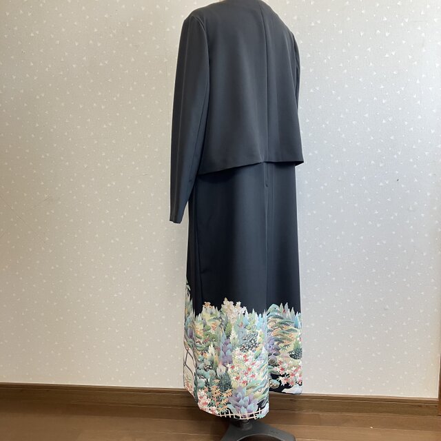 着物リメイク、ノースリブのワンピースとブラウス。 ☆ 着物リメイク/お振り袖/正絹/ノースリーブ/Vネックワンピース