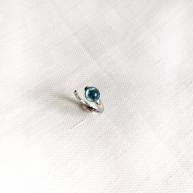 水の星〜1粒爽やかなブルーグリーンアパタイトのイヤーカフ