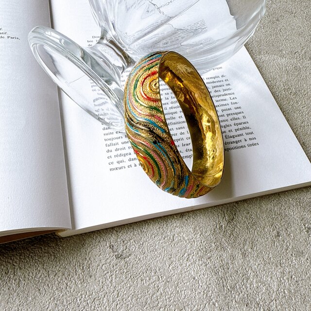 B141 -ヴィンテージバングル U.S.A. 1970s Gold-tone textured multi-color