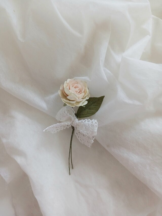染め布花＊一輪・ミニ薔薇のコサージュ | iichi 日々の暮らしを
