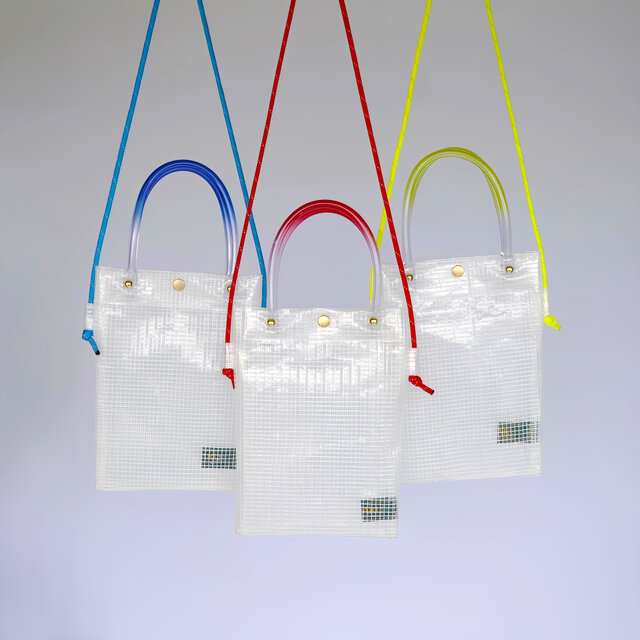 【日本製 撥水】PVC スマホショルダー スマホポーチ サコッシュ 【 肩ヒモ自由調節 】/ かき氷カラー3色