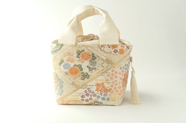 着物リメイク. アンティーク丸帯 × 本革 トートバッグ. ハンドメイド 花鳥柄 着物リメイク. アンティーク丸帯 × 本革 トートバッグ. ハンドメイド