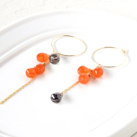 14kgf/カーネリアンxブラックルチルクォーツ　アシンメトリーピアス