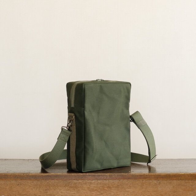 ショルダースクエア タテ オリーブドラブ / 6号帆布 | iichi 日々の