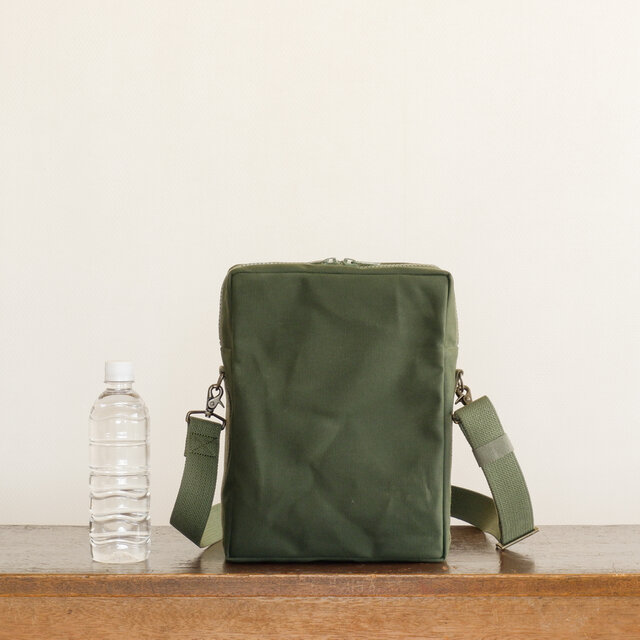 ショルダースクエア タテ オリーブドラブ / 6号帆布 | iichi 日々の