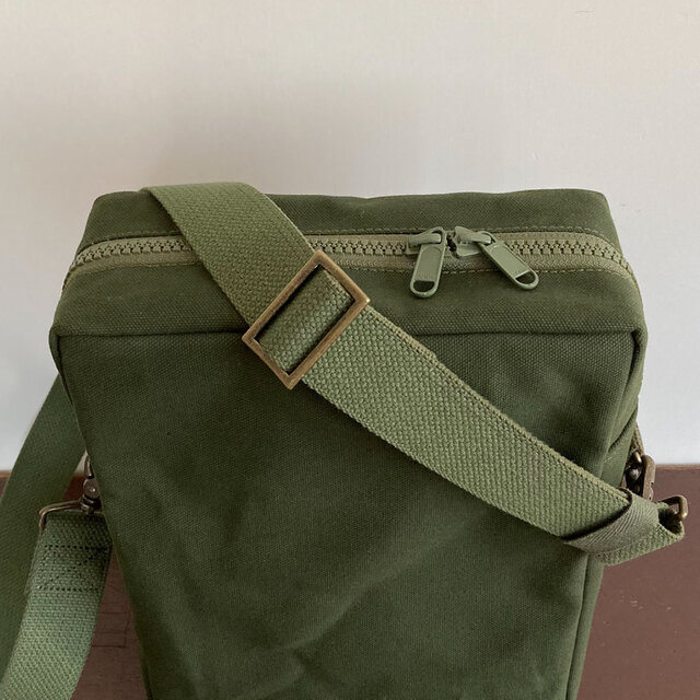 ショルダースクエア タテ オリーブドラブ / 6号帆布 | iichi 日々の