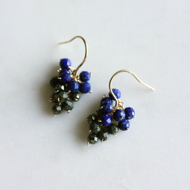 No. 832 ラピスラズリとパイライトのピアス(short)