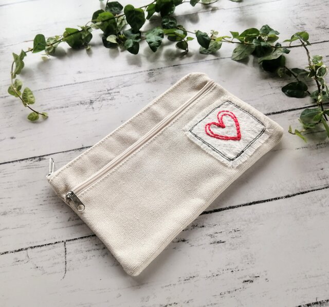 アリス 手刺繍のポーチ アリス』手刺繍のポーチ