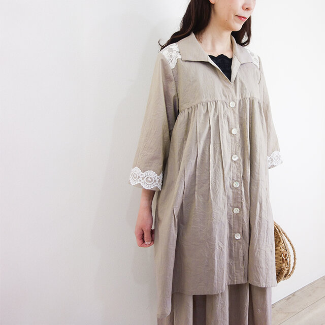 [予約販売] 薄紫をひそませて・レース飾りのイレギュラーヘム羽織りブラウス（セットアップ可）