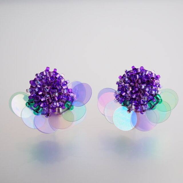 ビオラ」（赤紫）の ピアス ／ イヤリング 109＊ビオラ×紫陽花 ピアス