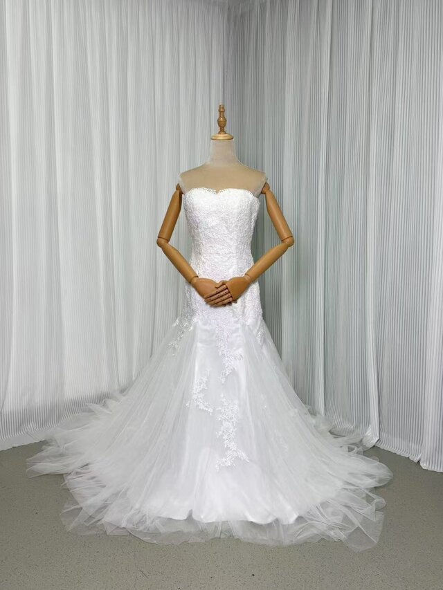 ホワイトレース ベアトップウェディングドレス（オーダー作成） ホワイトレース ベアトップウェディングドレス（オーダー作成）