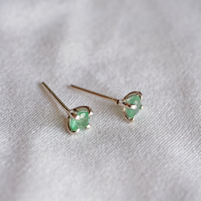 エメラルド　スズラン　ピアス　アンティークパーツ　5月　誕生石 5月誕生石ピアス emerald | iichi 日々の暮らしを心地よくする