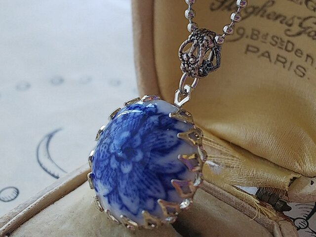 アンティークヴィンテージ青い花犬ふぐりの花ネックレス