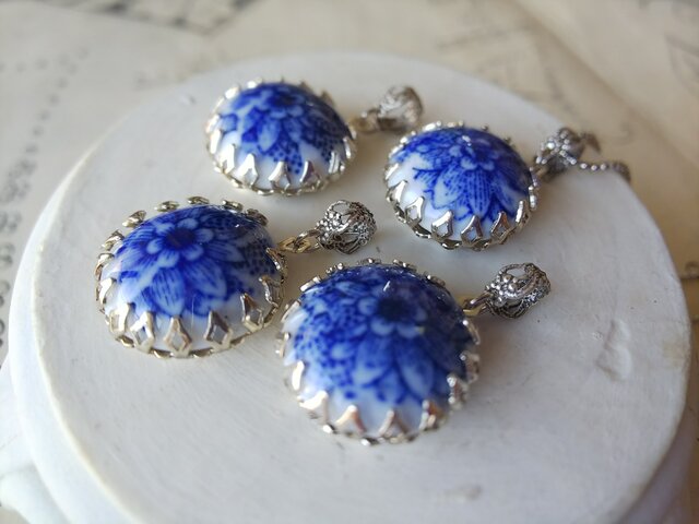 アンティークヴィンテージ青い花犬ふぐりの花ネックレス