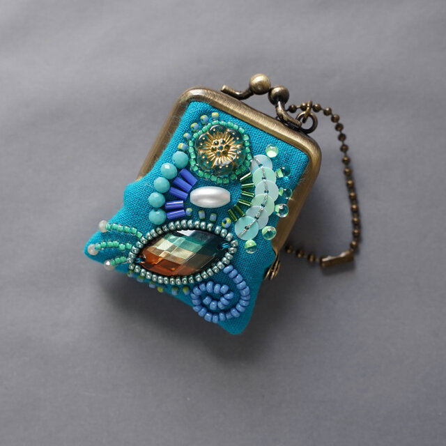 ヴィンテージ ビーズ刺繍 アクセサリーケース 小さなビーズ刺繍のがま口 No.79 グリーン×ウール ネックレス・バッグ