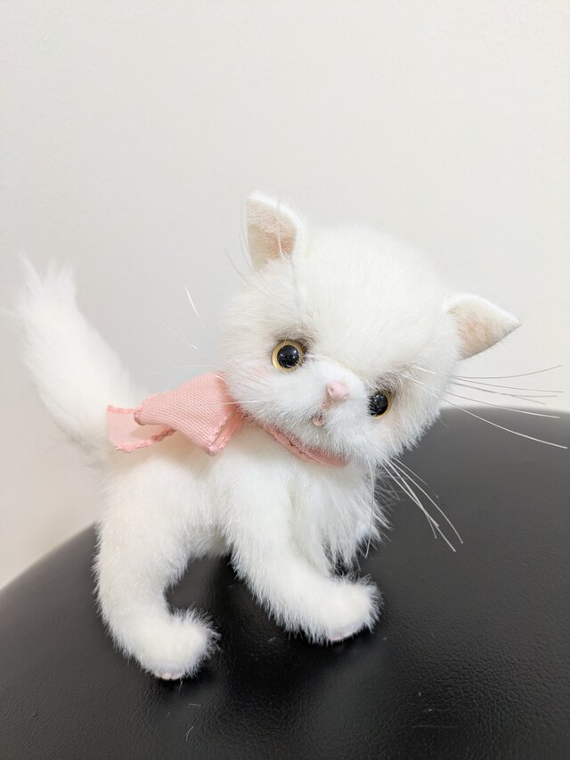 ぬいぐるみ☆白い猫さん☆ピンクリボン | iichi 日々の暮らしを