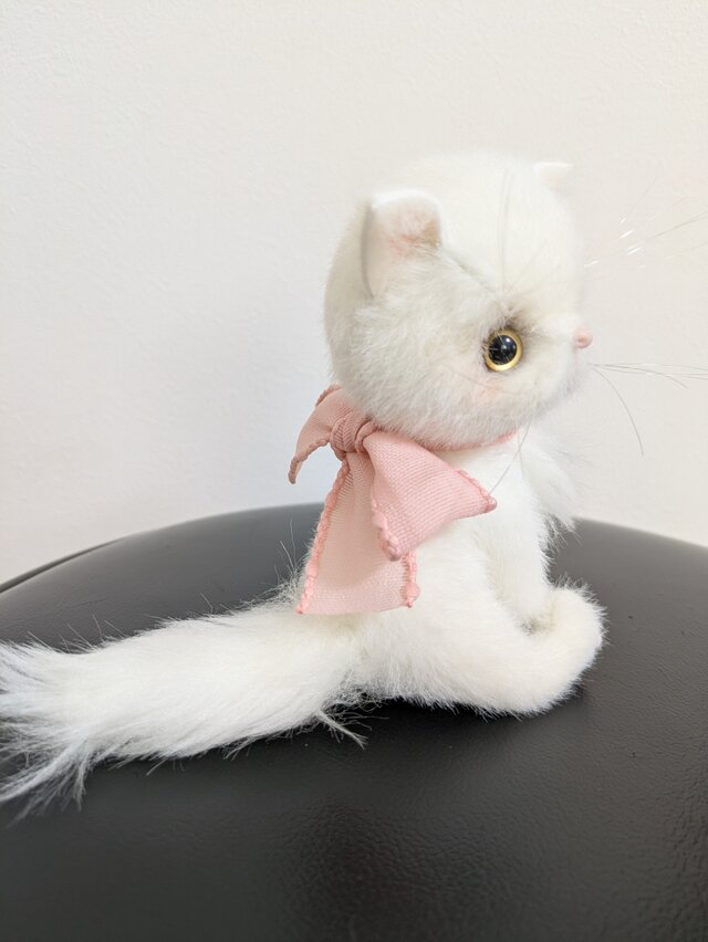 ぬいぐるみ☆白い猫さん☆ピンクリボン | iichi 日々の暮らしを