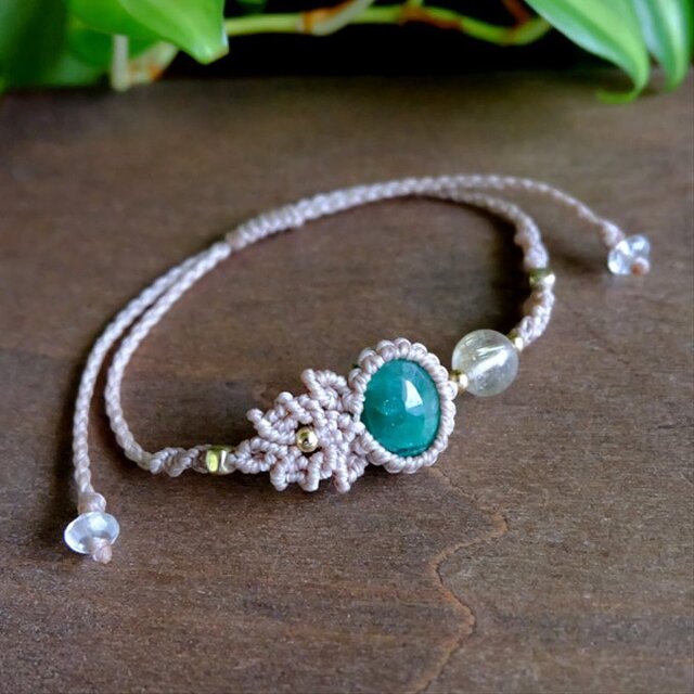 エメラルド（コロンビア産）マクラメ編みブレスレット 5月誕生石