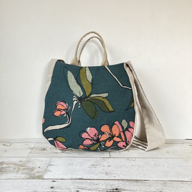 2way  斜め掛けバッグ　ショルダーバッグ　水彩画のような植物