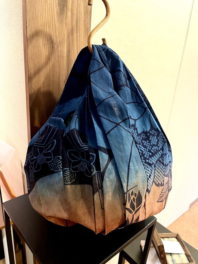藍×柿渋染め 浴衣リメイク 折りたたみバッグ | iichi 日々の