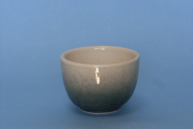 紺色のぐい飲み C21の画像1枚目