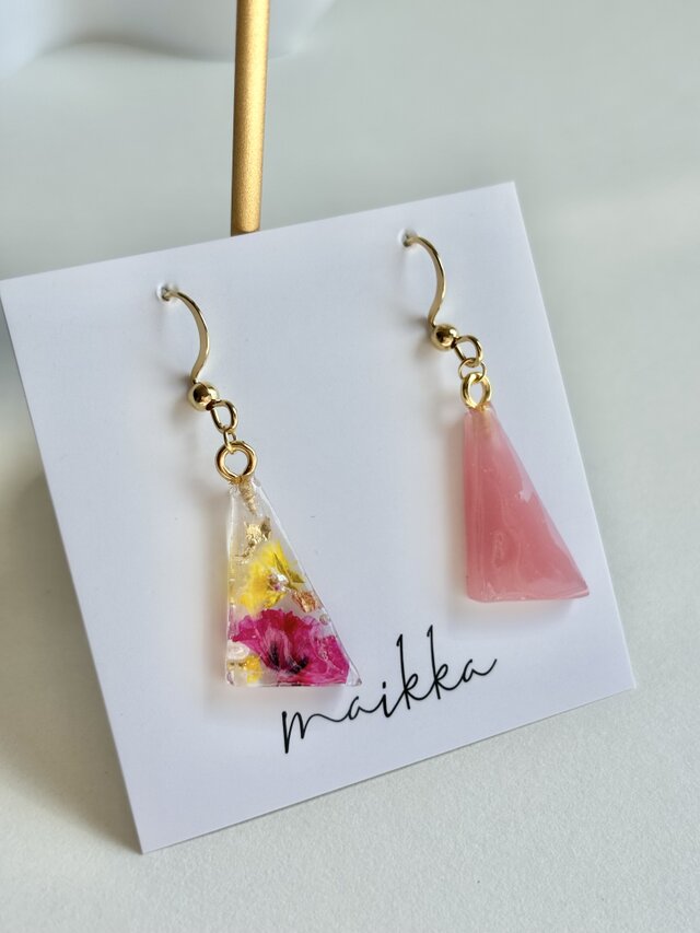 金属アレルギー対応】ピアス/イヤリング レジン アシンメトリー かすみ