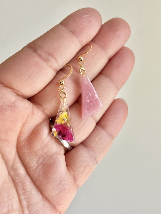 金属アレルギー対応】ピアス/イヤリング レジン アシンメトリー かすみ