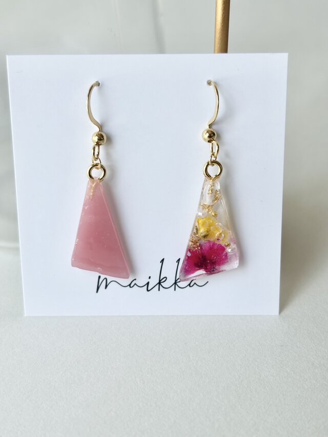 金属アレルギー対応】ピアス/イヤリング レジン アシンメトリー かすみ