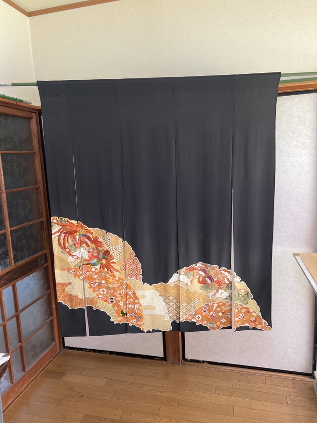 着物リメイク暖簾ーのれん、花柄、鳳凰、横〜121–丈〜119,1点物
