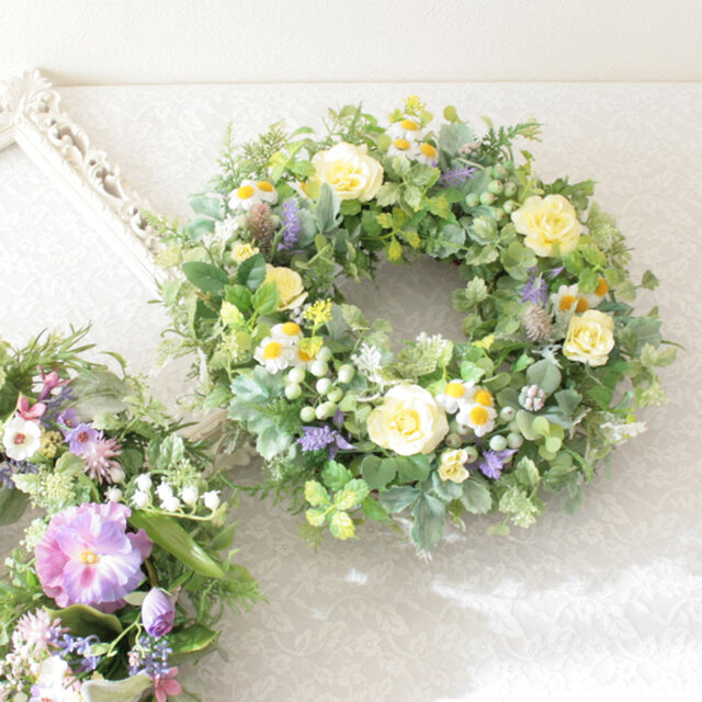 パステルカラーのナチュラルグリーンリース