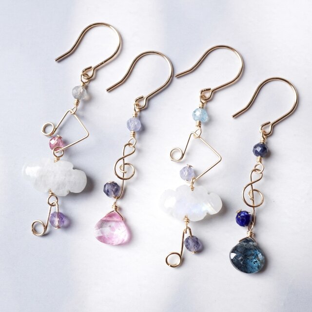 【選べるデザイン】「雨音」アシンメトリーの音符ピアス／イヤリング（マジックアワー／雨上がり）