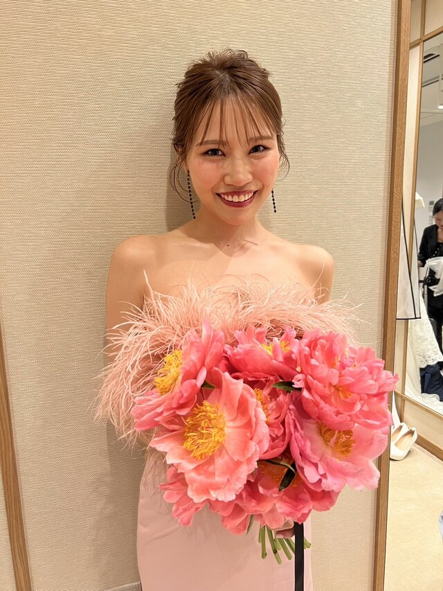 実例写真！オーストリッチ カラードレス ピンク クレープ生地 ベア