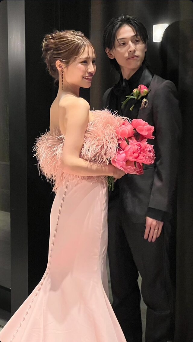 ピンクカラードレス オーストリッチ　二次会ドレス　披露宴　結婚式 実例写真！オーストリッチ カラードレス ピンク クレープ生地 ベア