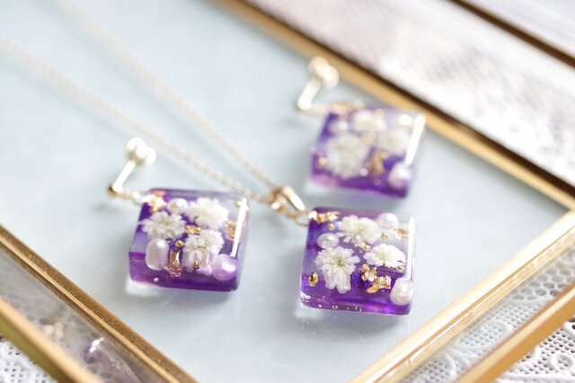 レジンアート スクエアピアス〈香りのヴェール〉 | iichi 日々の暮らし