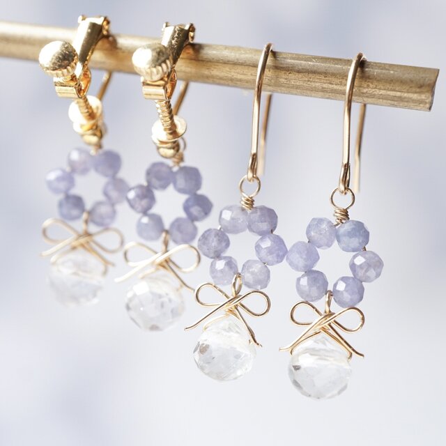 「勿忘草の花束」天然石リボンアクセサリー（ピアス／イヤリング）