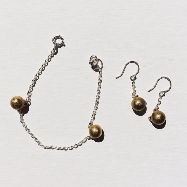 ネコブイ　シルバーと真鍮製　ねこブレスレット